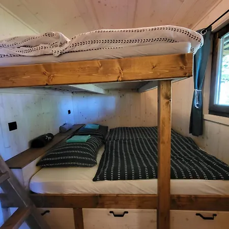 Glamping Maringotka Free Country Vogelsang * Kasperske Hory